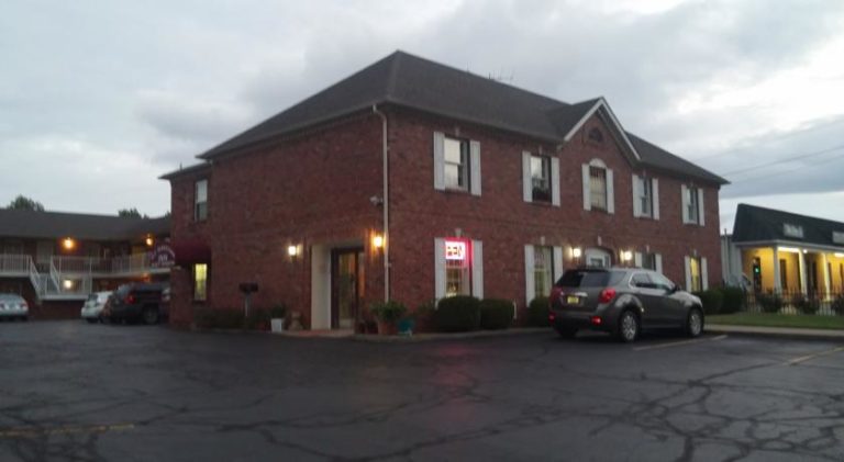 Bardstown Hotel